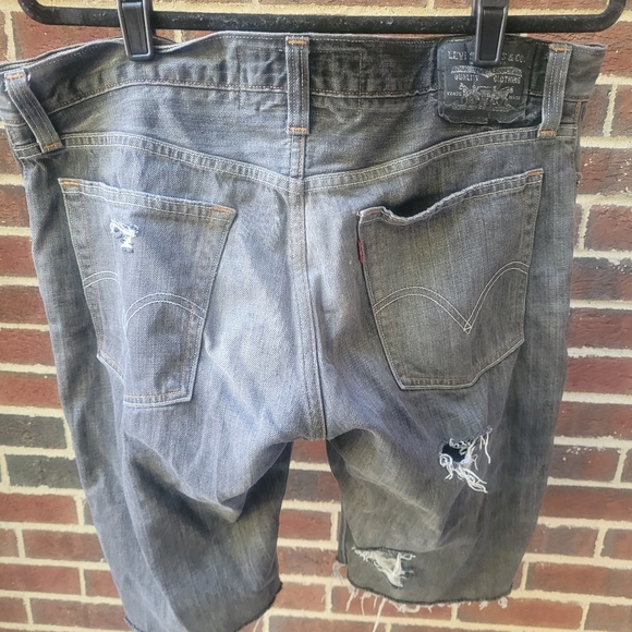 Men's Levi Shorts, sz 36 - Picture 7 of 9